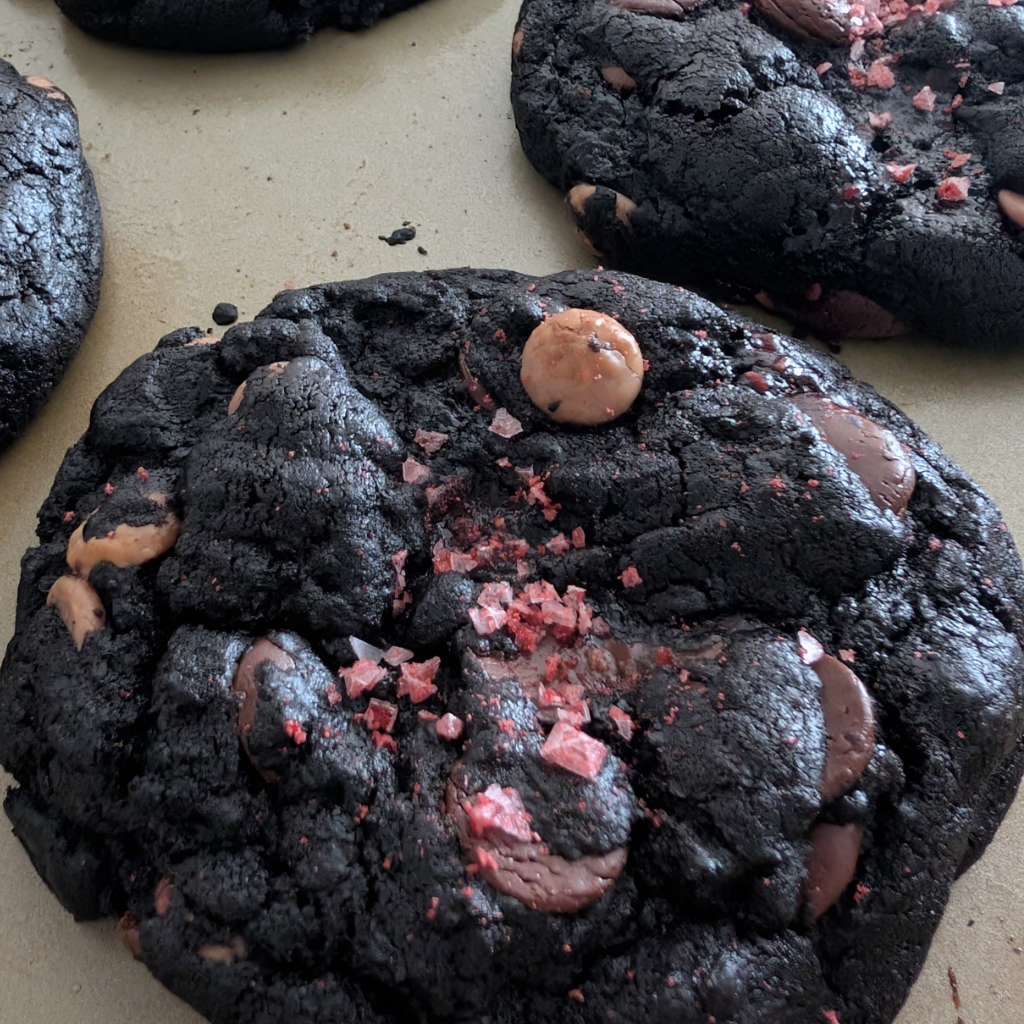 Box of 4 Raspberry Black Cocoa Cookie