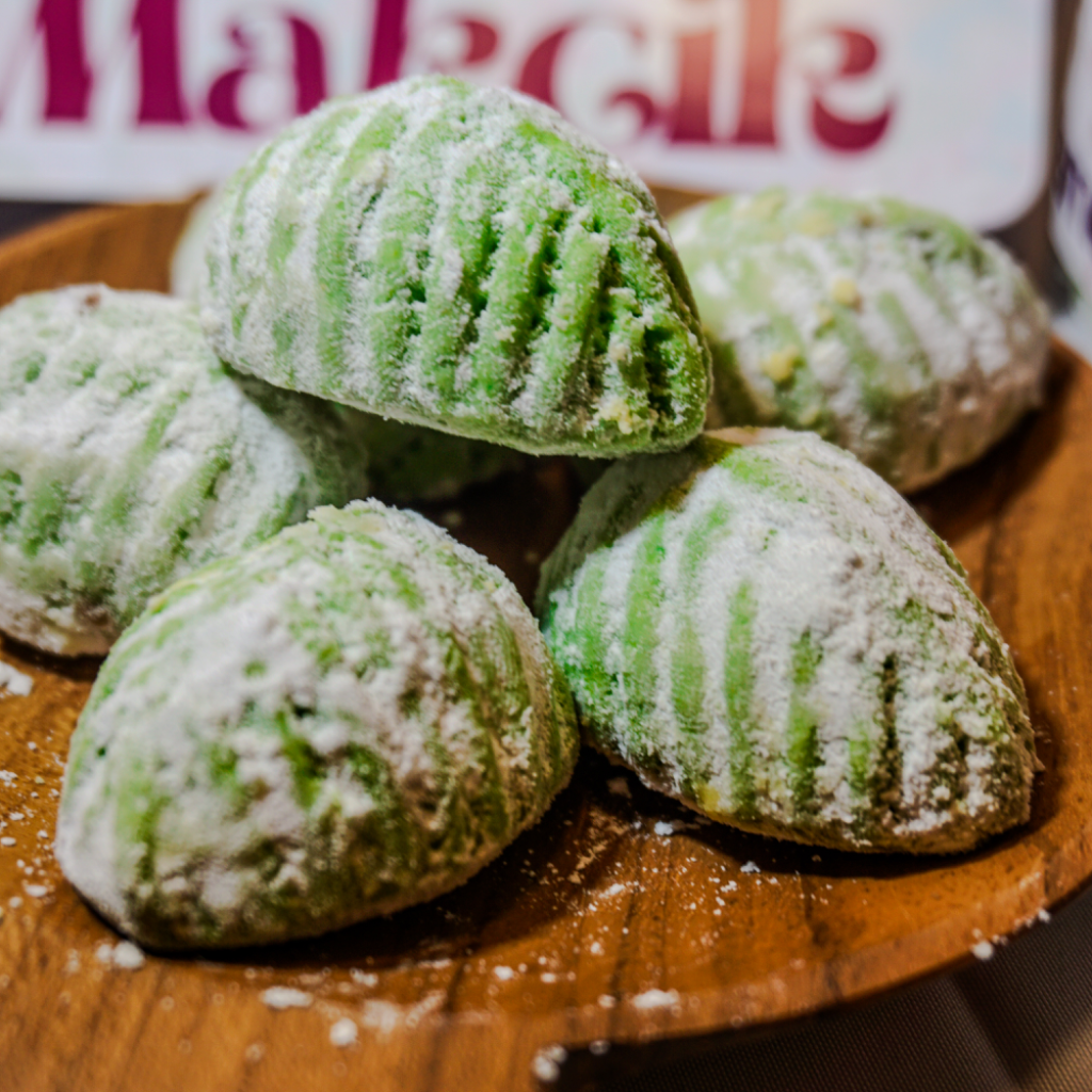 Makmur Makcik / Traditional Malay Prosperity Cookies (Pre-Order) - Small 20 Pieces